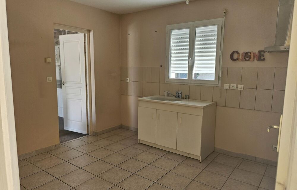 Vente Maison Plain-pied, 3 chambres et 1 195 m² de terrain La couronne