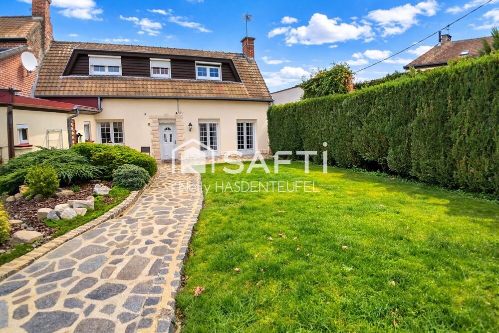 MAISON DE CHARME, AU CALME, AVEC GARAGE ET JARDIN