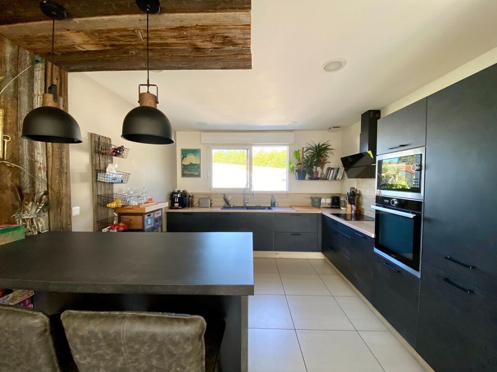 Vente Maison Située dans le secteur très prisé de Rompsay à deux pas du canal venez découvrir ce véritable havre de paix ! Perigny