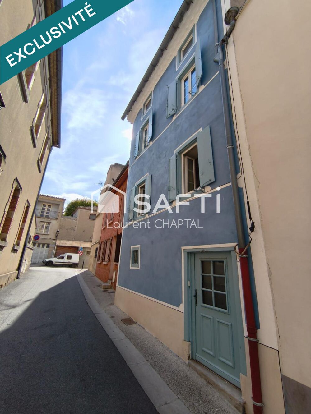 Maison de ville rénovée avec goût.