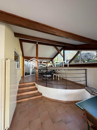  Maison à vendre 8 pièces 221 m²