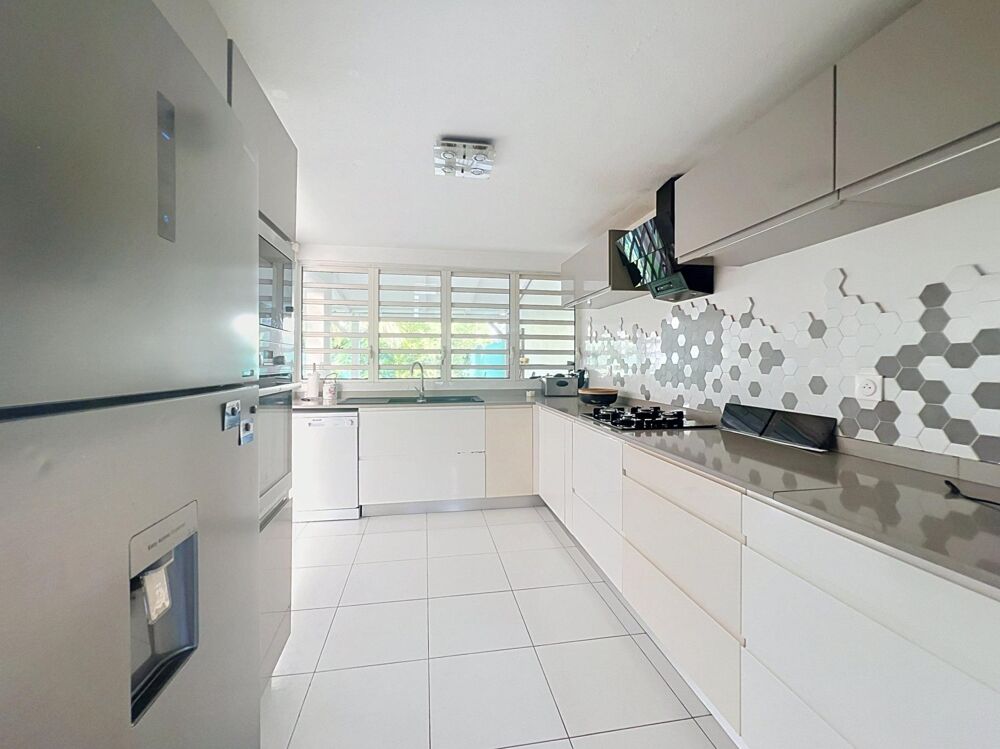 Location Maison Maison de ville meubléeT5 avec jardin - au coeur de Baie-Mahault Baie-mahault