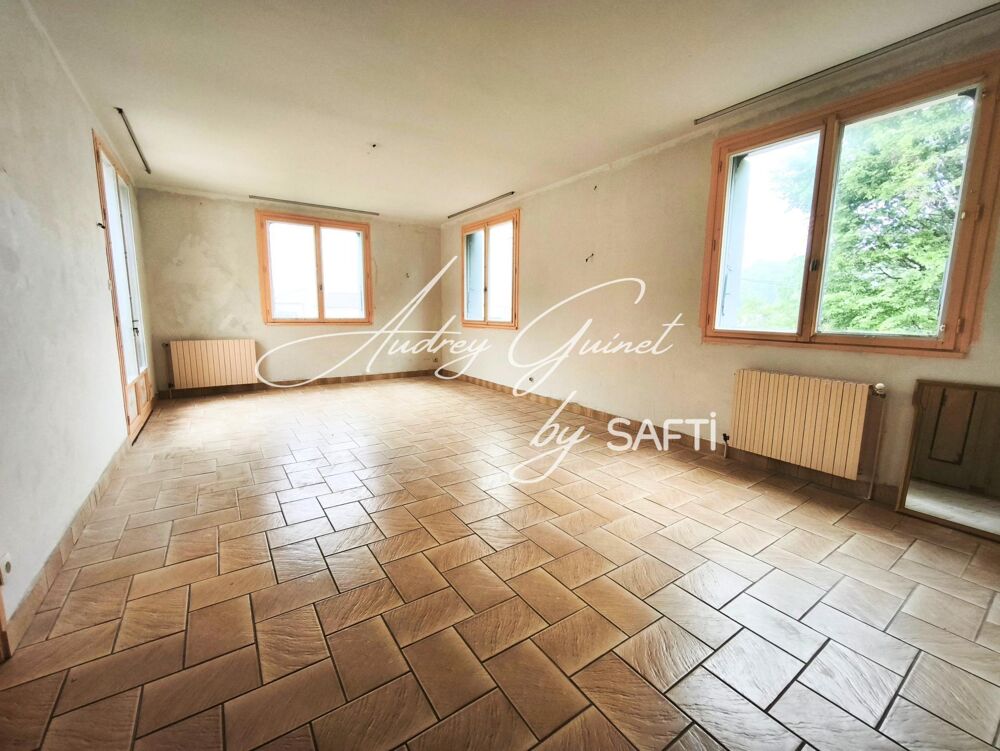 Maison à fort potentiel à Savigny-l'Évescault (86800)