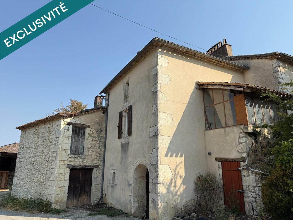 Ancienne Maison en pierre sur cave avec petites dépendances