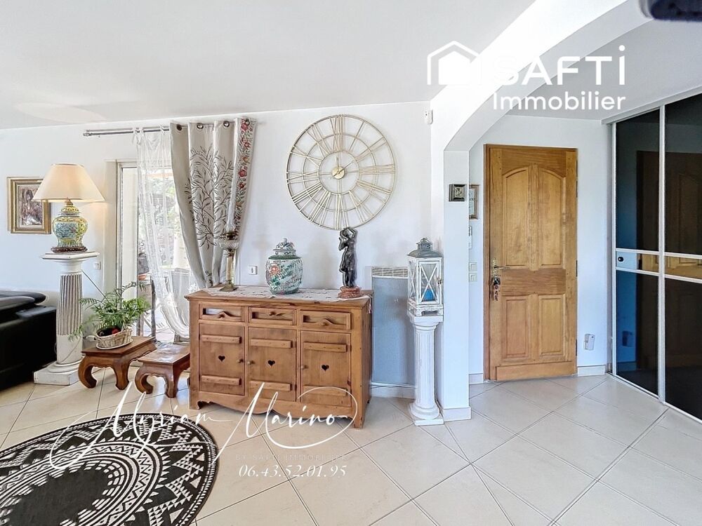 Vente Maison A VENDRE VILLA DOMINANTE AUX VOLUMES GÉNÉREUX AVEC PISCINE ET DÉPENDANCE- 83370 SAINT AYGULF Saint-aygulf