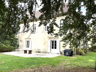  Maison à vendre 15 + pièces 900 m²