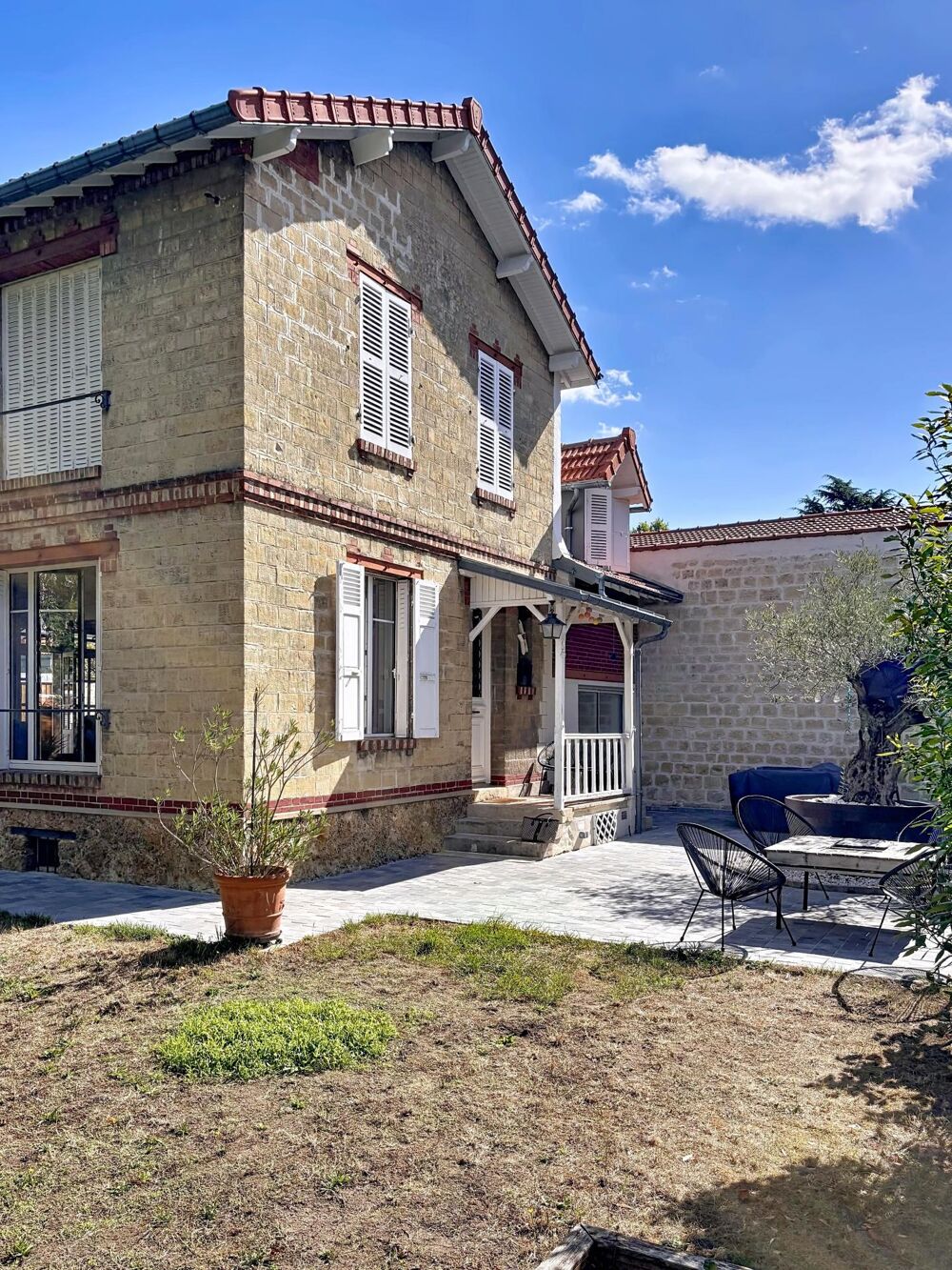 Vente Maison A 15 mn à pied de la gare de Chatou (RER A) et à deux pas du centre-ville de Croissy sur seine et des écoles Croissy-sur-seine