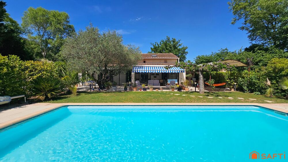 Belle maison familiale avec piscine sur terrain plat et arboré