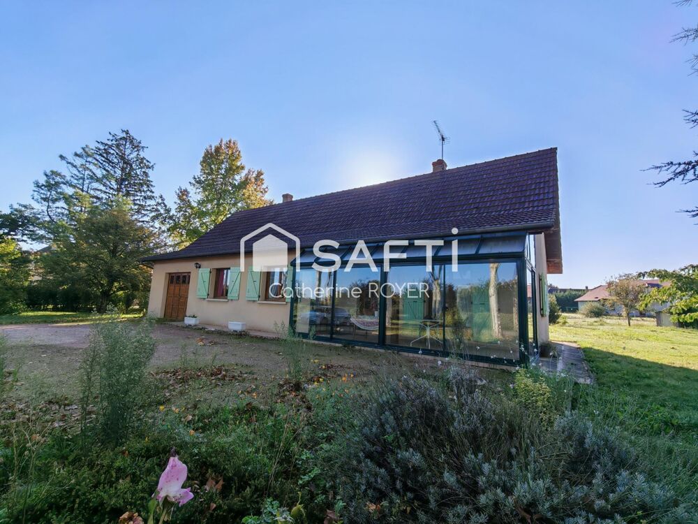 Maison plain-pied, 3 chambres et joli terrain.