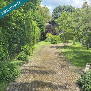  Maison  vendre 8 pices 220 m