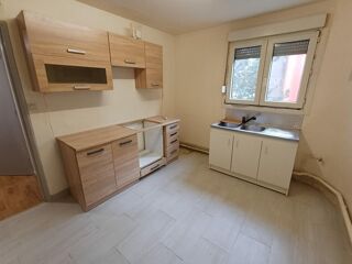  Appartement à louer 4 pièces 81 m²