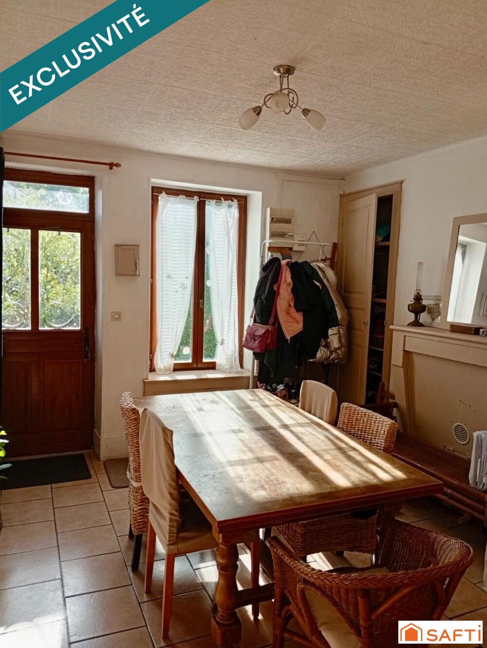 Maison indépendante avec 3 chambres.