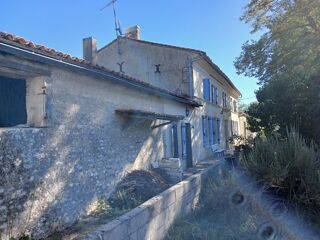 Vente Maison spacieuse charentaise et ses grandes dépendances Perignac