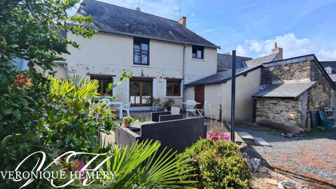   Charmante maison de village de 180 m2 entirement rnove offre une belle prestation avec un cadre de vie unique alliant authent Maison - 8 pice(s) - 180 m