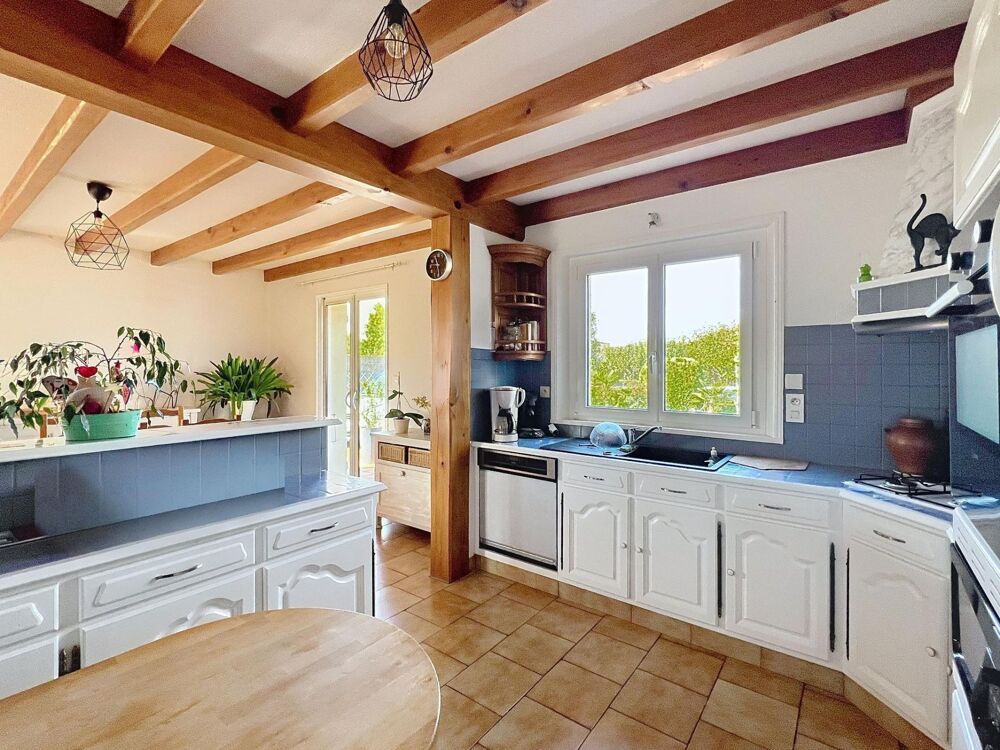 Charmante maison familiale avec dépendances sur 1 390 m²  Angles