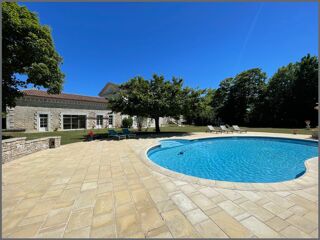  Maison à vendre 15 + pièces 620 m²