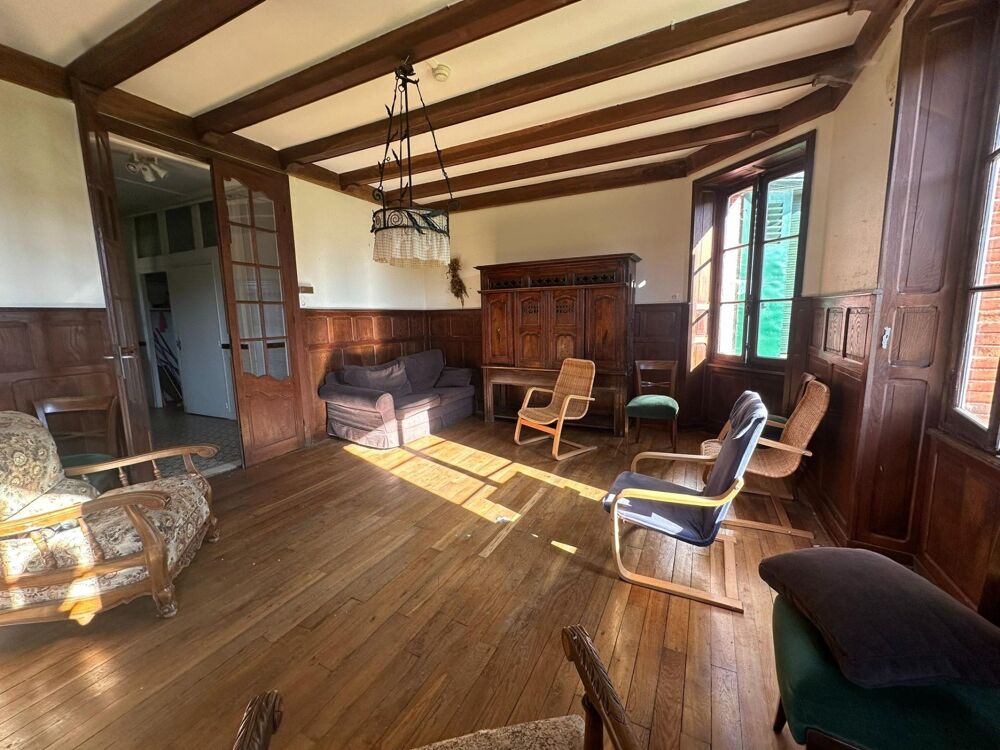 Maison de maître, 306 m²,12 pièces, 10 chambres, parc boisé.