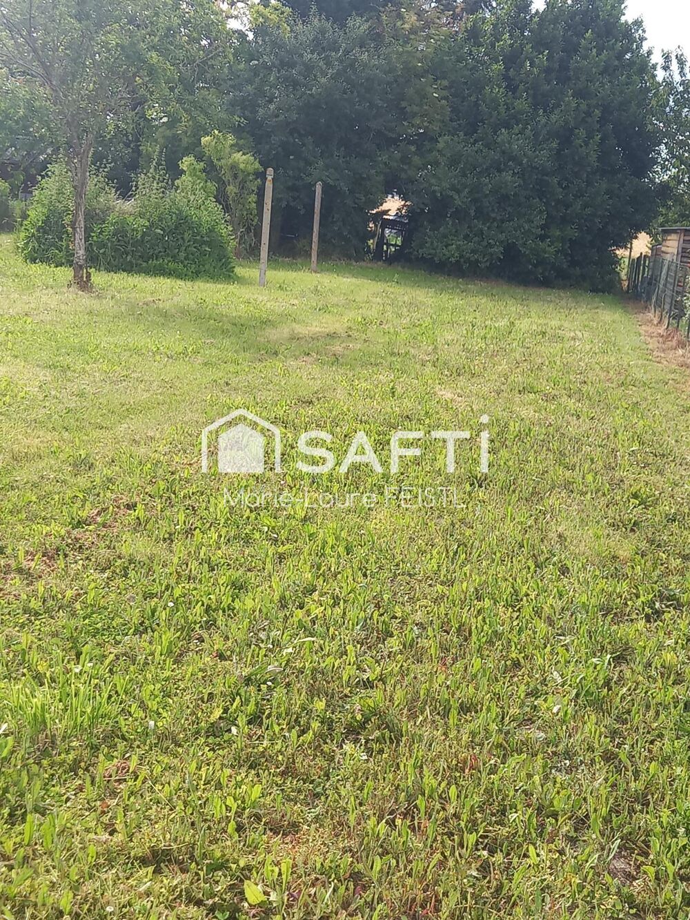 Vente Terrain Un emplacement recherché pour concilier vie à la campagne et proximité de la ville. Terrain constructible  720 m2 Perrusson