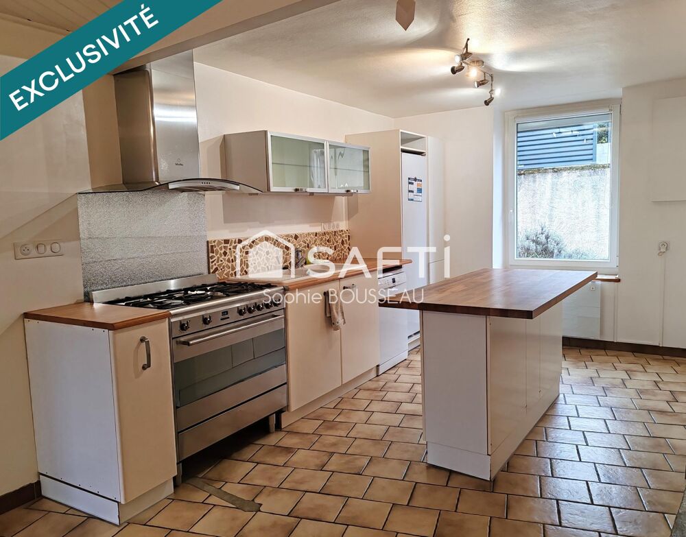 Maison de 130 m² Sur un terrain de 200 m² 5 pièce(s) / 4 chambre(s)
