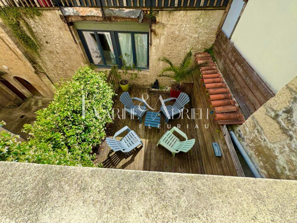 Vente Maison Maison de ville avec cour, terrasse et 2 studios Fontenay-le-comte