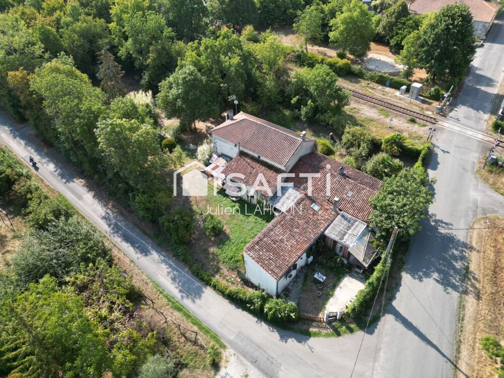Vente Maison Ensemble immobilier avec deux maisons et terrain Brives-sur-charente