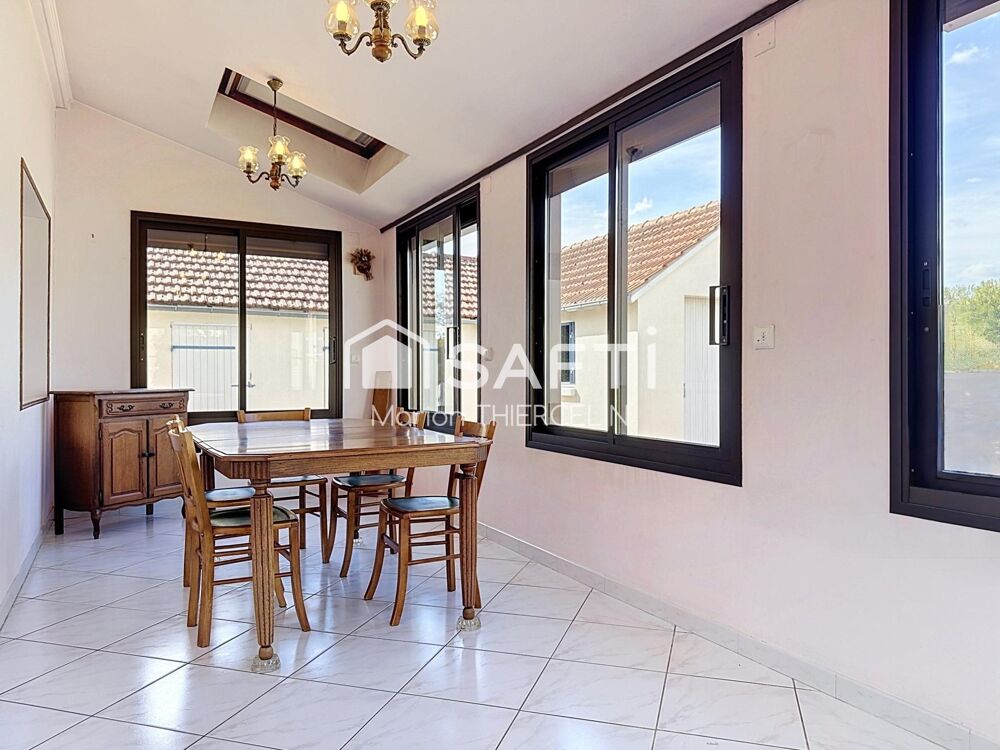 Maison à rénover avec belle parcelle de terrain de plus de 4000m² donnant sur le canal dOrléans
