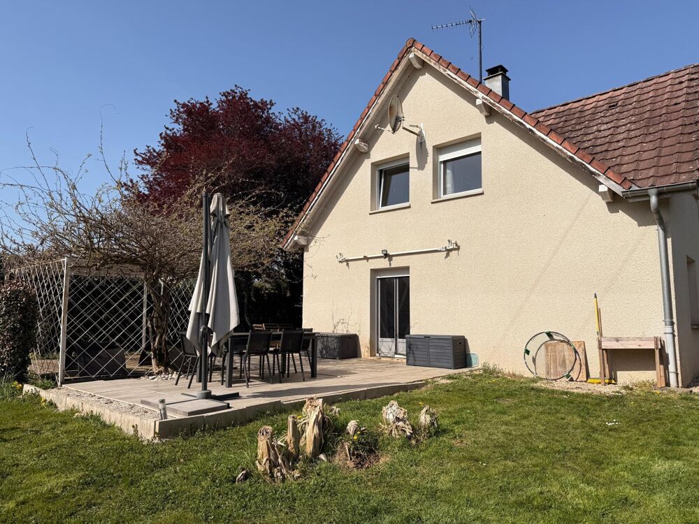 Vente Maison Maison de 2001 de 115 m2, 3 chambres sur terrain de 11 ares. Aulx-les-cromary