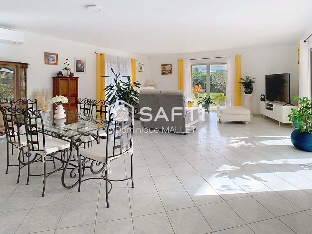 Vente Maison Jade, des volumes rares entre Nîmes et Arles Bellegarde