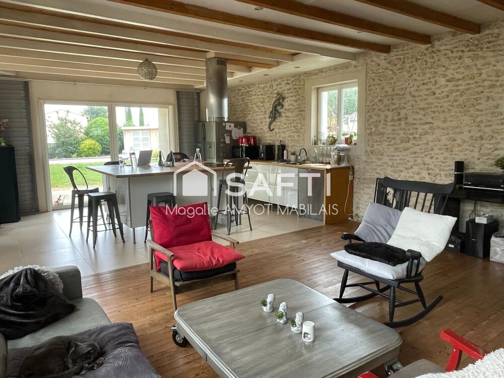 Vente Maison Belle charentaise rénovée avec piscine proche Cognac Javrezac