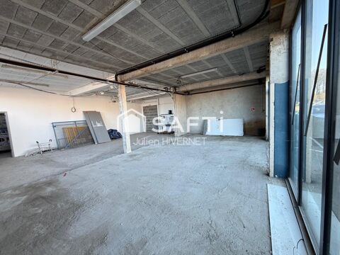   À LOUER – CELLULE COMMERCIALE NEUVE À AMÉNAGER – 214 m² 