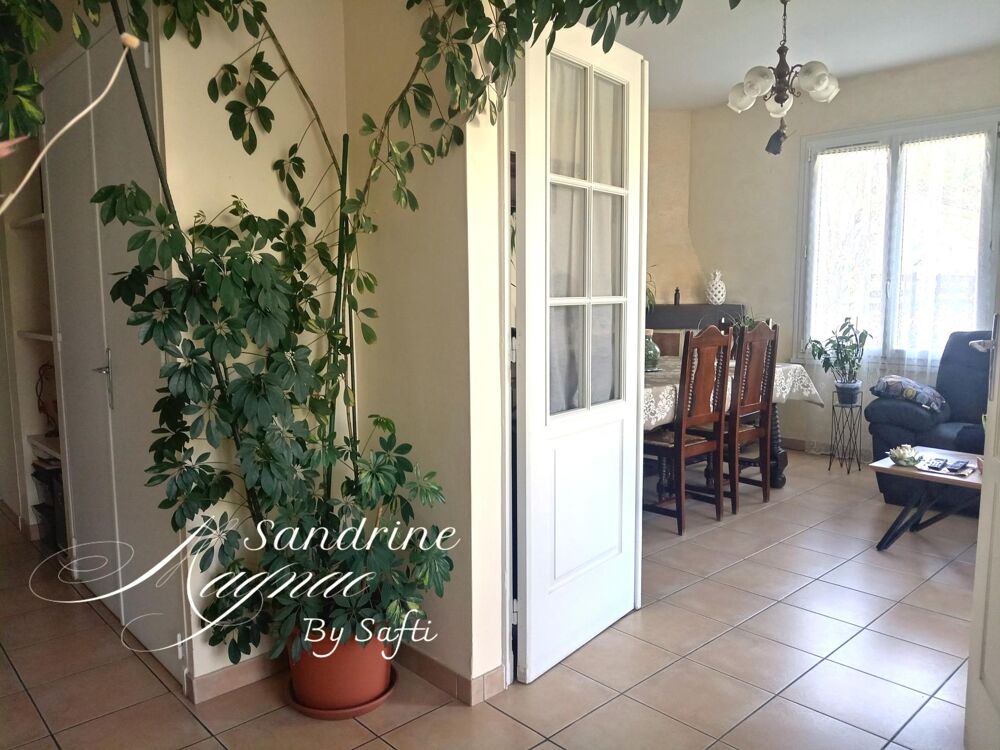 Vente Maison maison 3 chambres situé à 2 pas des commerces Sarlat-la-caneda
