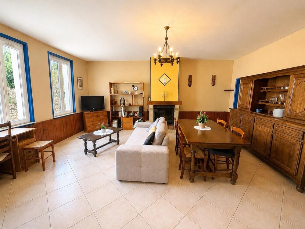 Maison familiale 4 chambres + dépendances  Nouveau prix !