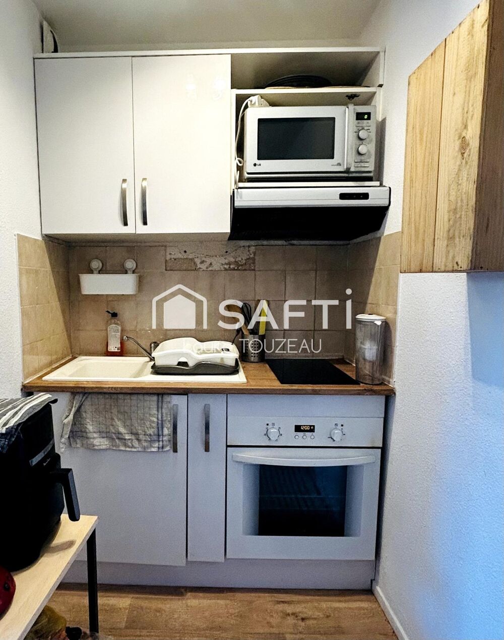 Appartement proche plage des Sables d'Olonne une chambre en rez de jardin, coin cuisine, loggia et terrasse exposée sud , sans v