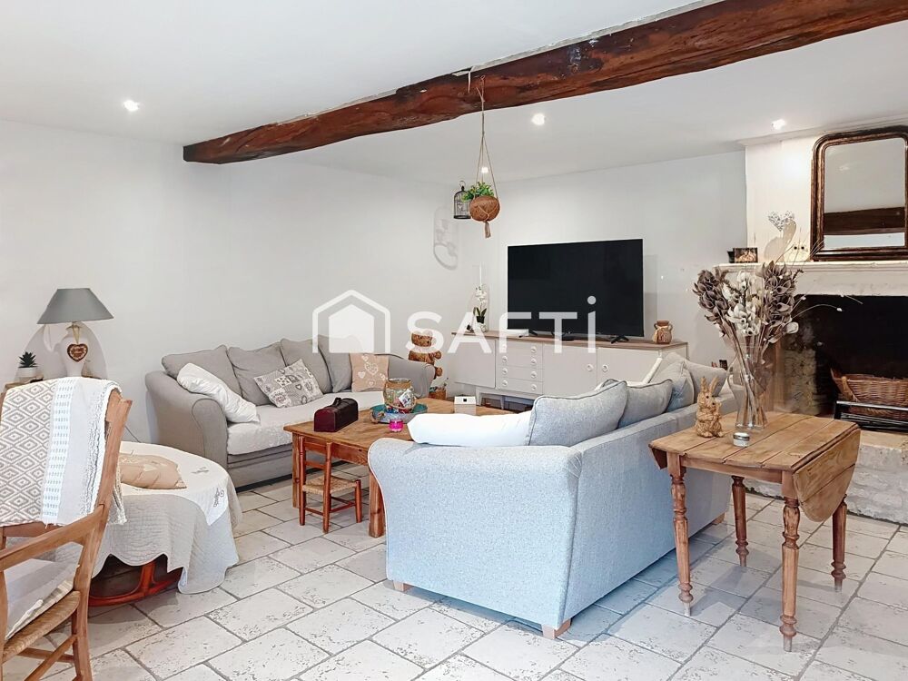 Vente Maison Proche Cognac, maison charentaise rénovée. Jardin clos sans vis à vis. Salignac-sur-charente