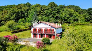 Vente Maison Maison basque de 336 m². 2 logements indépendants Oregue