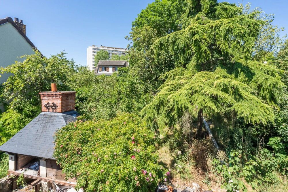 Vente Maison A GAGNY 93220 Maison de  202 m², 8 pièces, 5 chambres,  une cuisine fermée construite sur un terrain de 594m2 Gagny