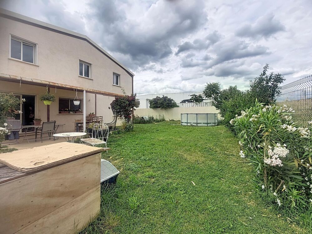 Entrepôt avec appartement T6 et appartement T3