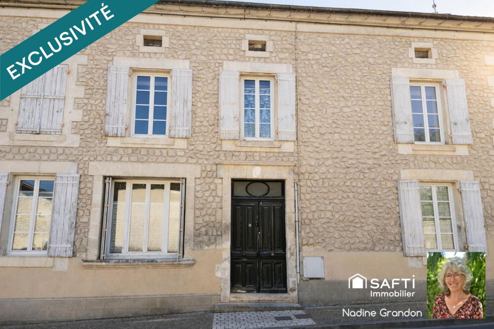 Maison de caractère avec cour et garage