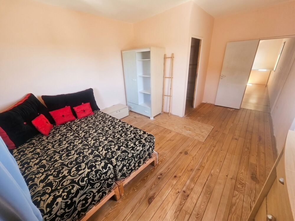 Maison de 100 m² - terrain de 1 300 m²