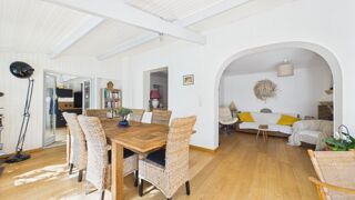 Vente Maison Maison plain pied / 3 chambres + bureau / 3 sde + 3 wc / Piscine Aytre