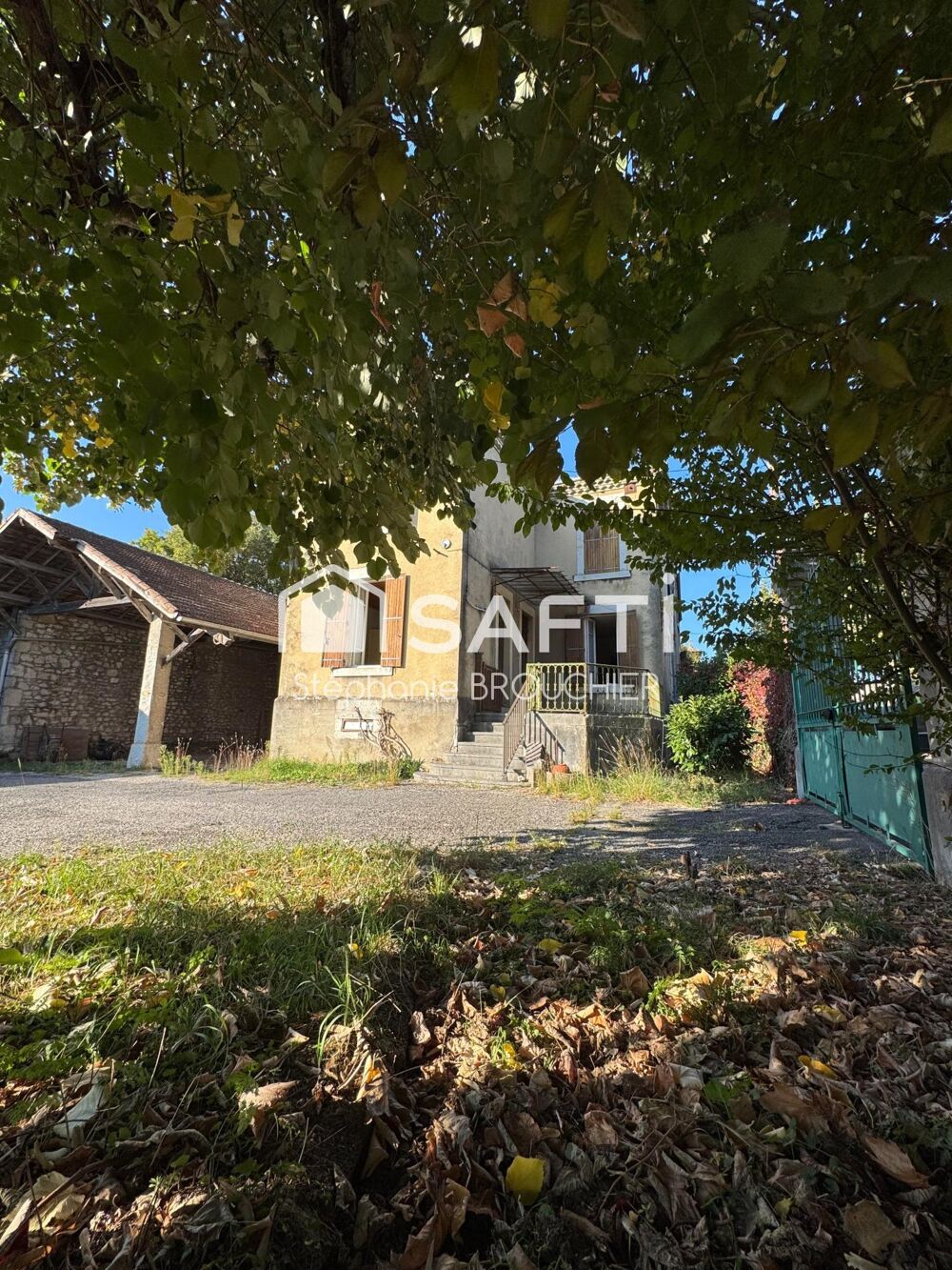 Maison d'habitation et hangars en pierre
