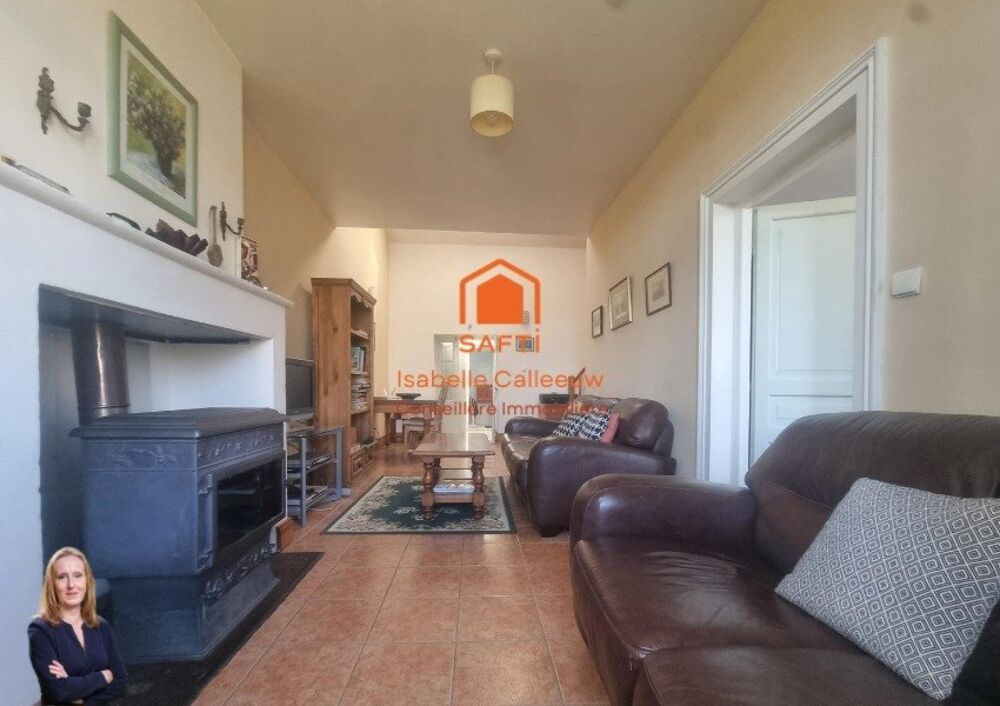 Vente Maison Offrez-vous la douceur de vivre charentaise dans cette maison chaleureuse et entièrement meublée, prête à vous accueillir dès le Brossac