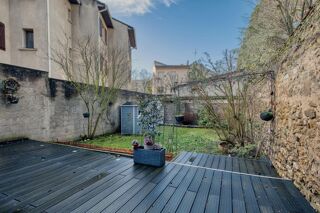  Immeuble à vendre 180 m²