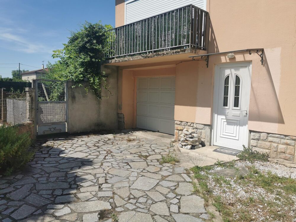 Maison familiale en pierre avec piscine et garage