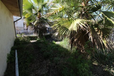 LOCAL COMMERCIAL OU PROFESSIONNEL A FINIR DE RENOVER 109000 33440 Saint-louis-de-montferrand