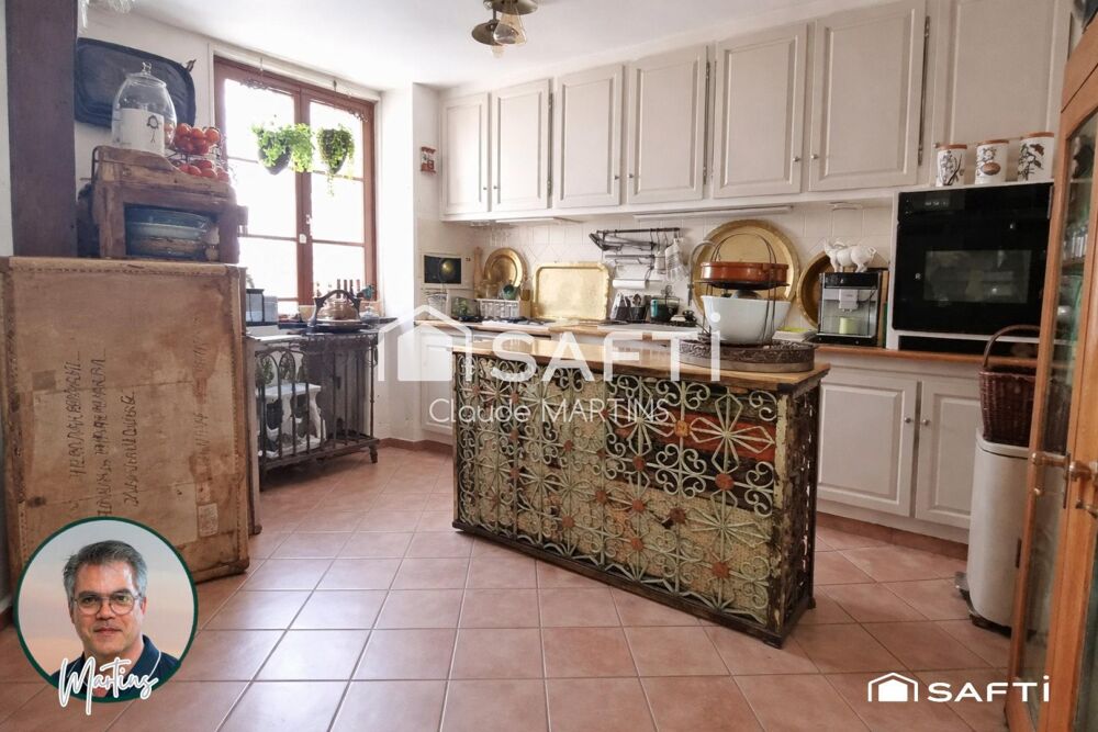 Vente Maison Laissez-vous séduire par une maison de caractère, où le charme de l'ancien s'allie harmonieusement au confort moderne. Gometz-le-chatel
