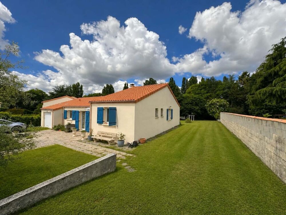 Maison 3 chambres avec grand terrain à Niort