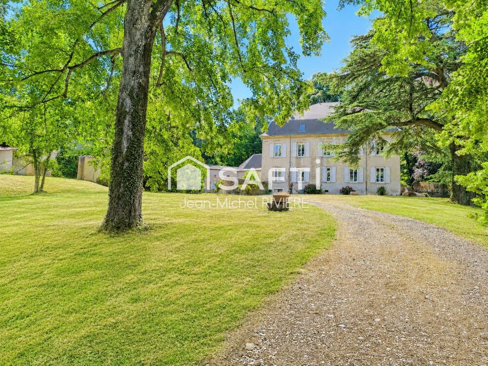 (1633 / 1000) ? : Une escapade au coeur de l'élégance française authentique ! Située aux portes de la Drome et de lArdèche sur