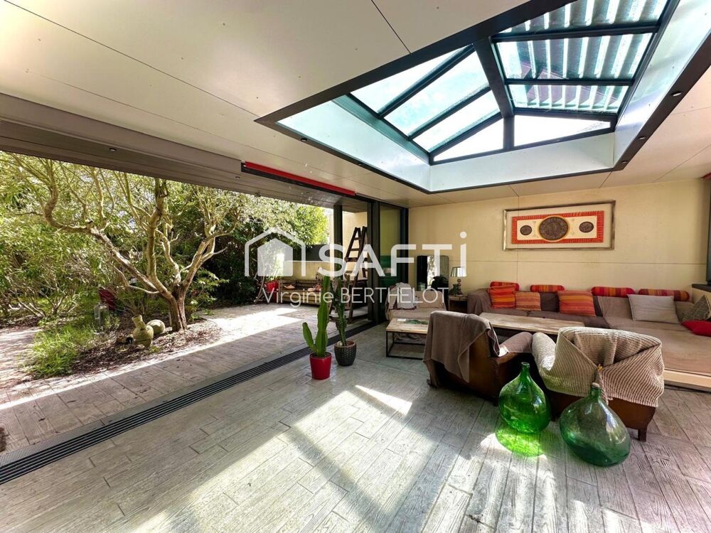 PAVILLON 3 CHAMBRES DONT 1 SUITE PARENTALE VERANDA / PERGOLA GARAGE /JARDIN A SAINT-GELAIS! !