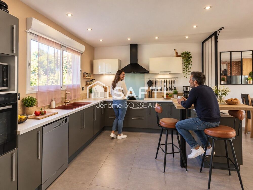 Maison familiale de plain-pied  130 m²  4 chambres  Terrain 705 m²  Garage indépendant